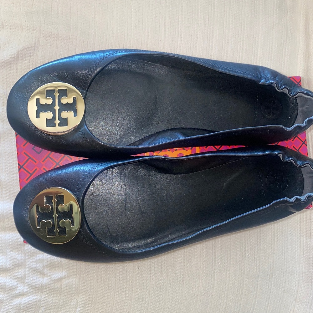 Tory Burch Minnie Travel Ballet with Metal Logo size 13